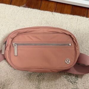 Lululemon Athletica Wunderlust Belt Bag